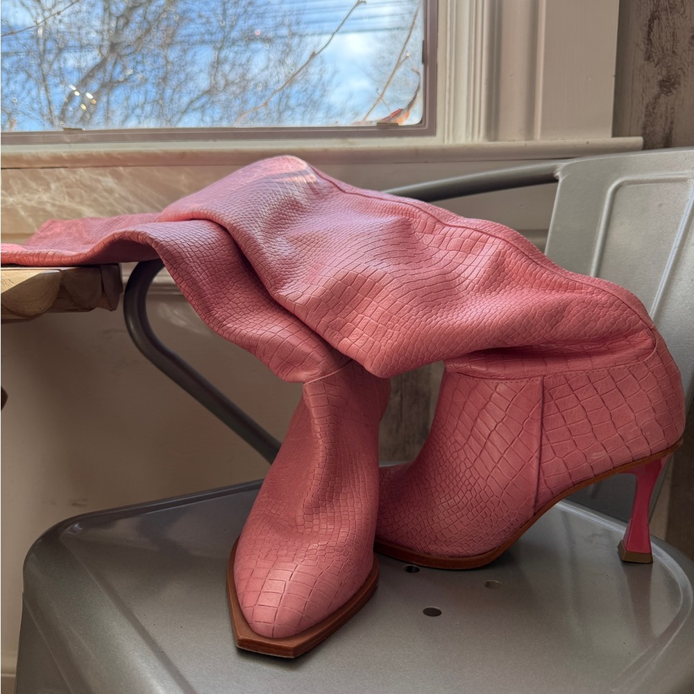 Chic Pink Croc-Embossed Heeled Boots